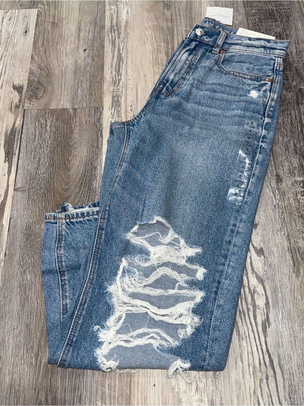 Women’s American Eagle super high rise baggy straight jeans size 2 xshort strigi